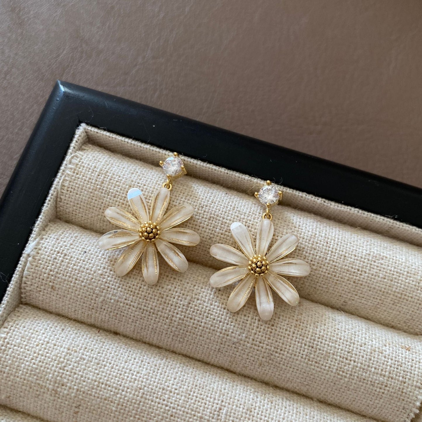 Elegant Daisy Earrings