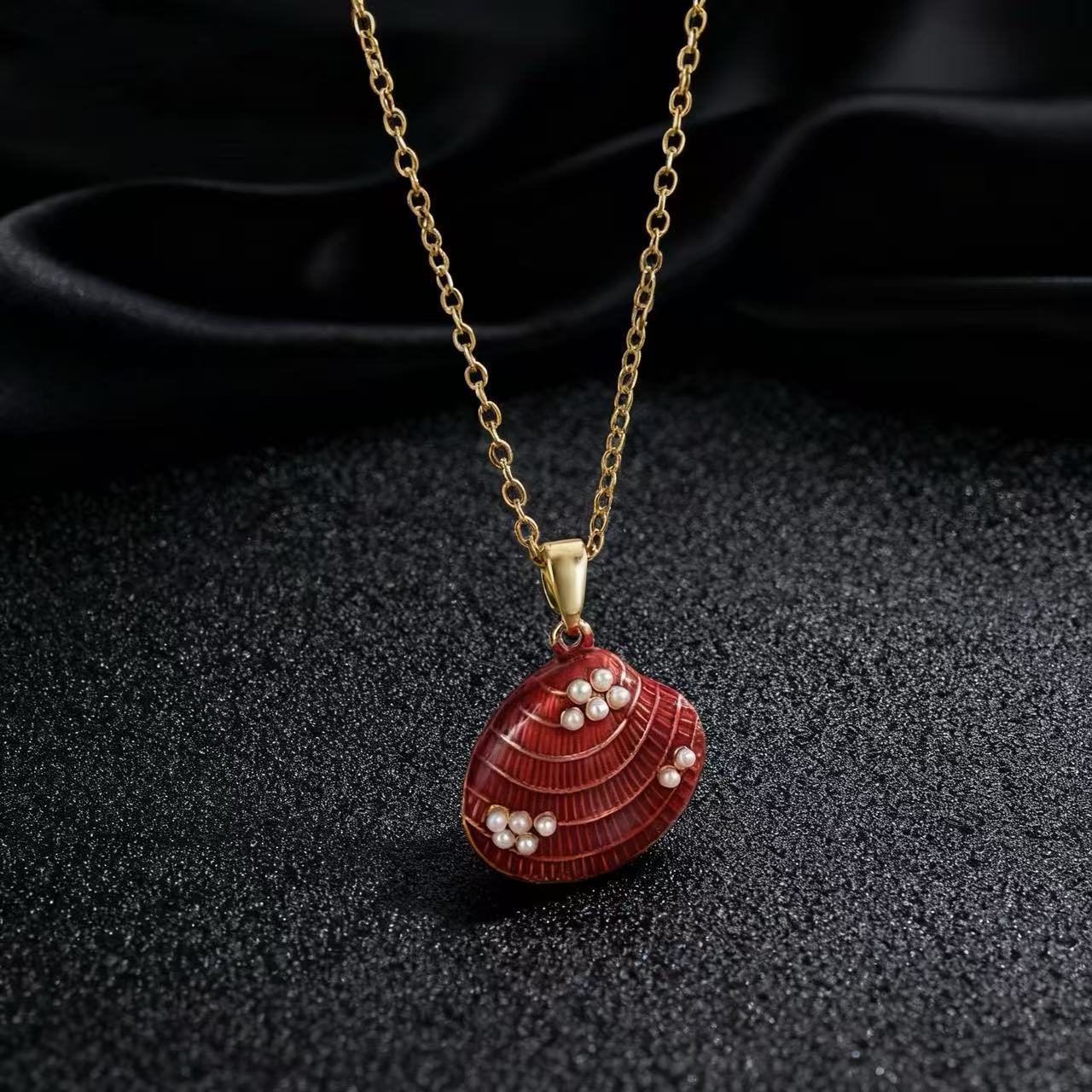 Elegant Red Pearl Necklace