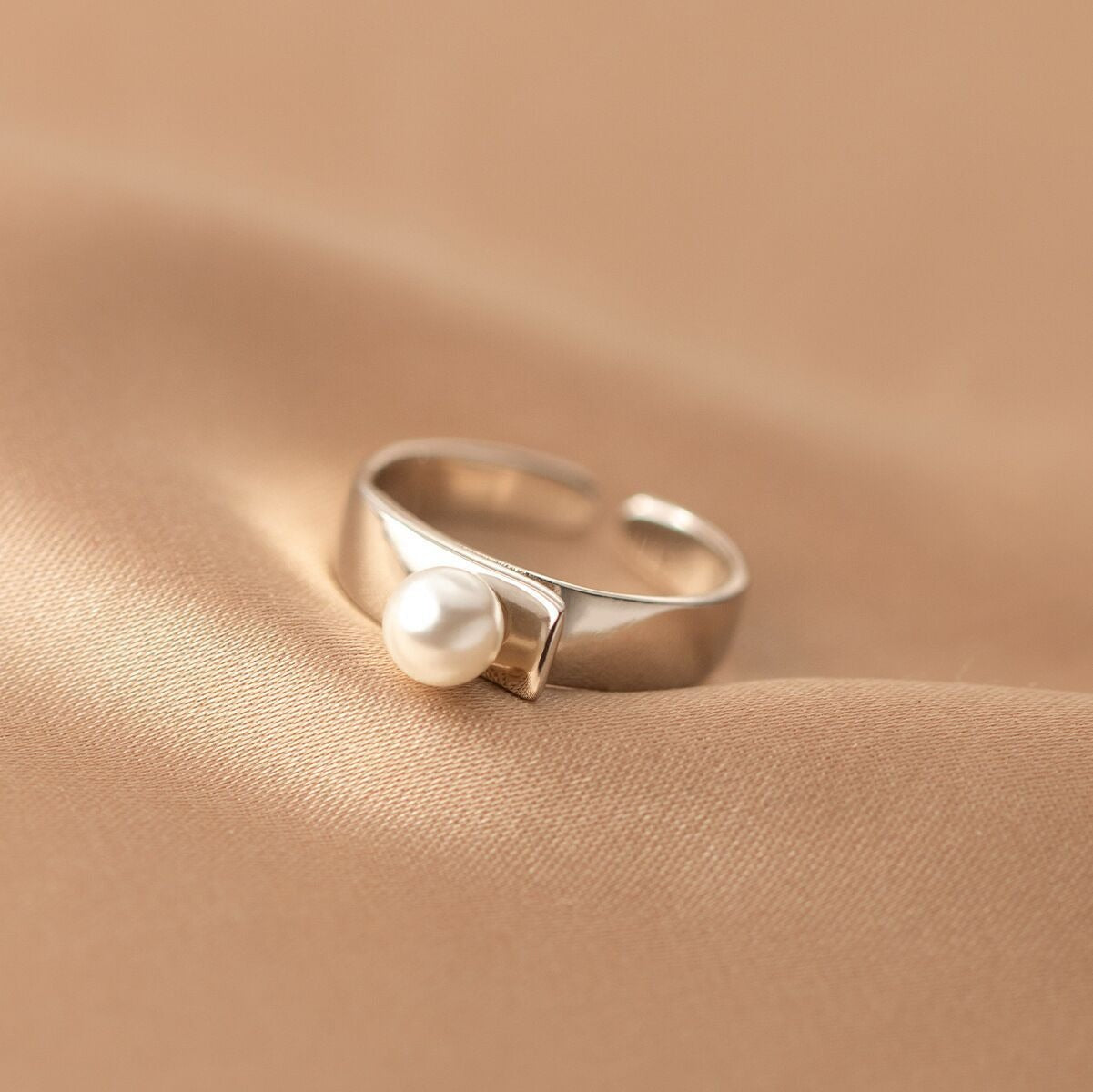 Modern Pearl Ring