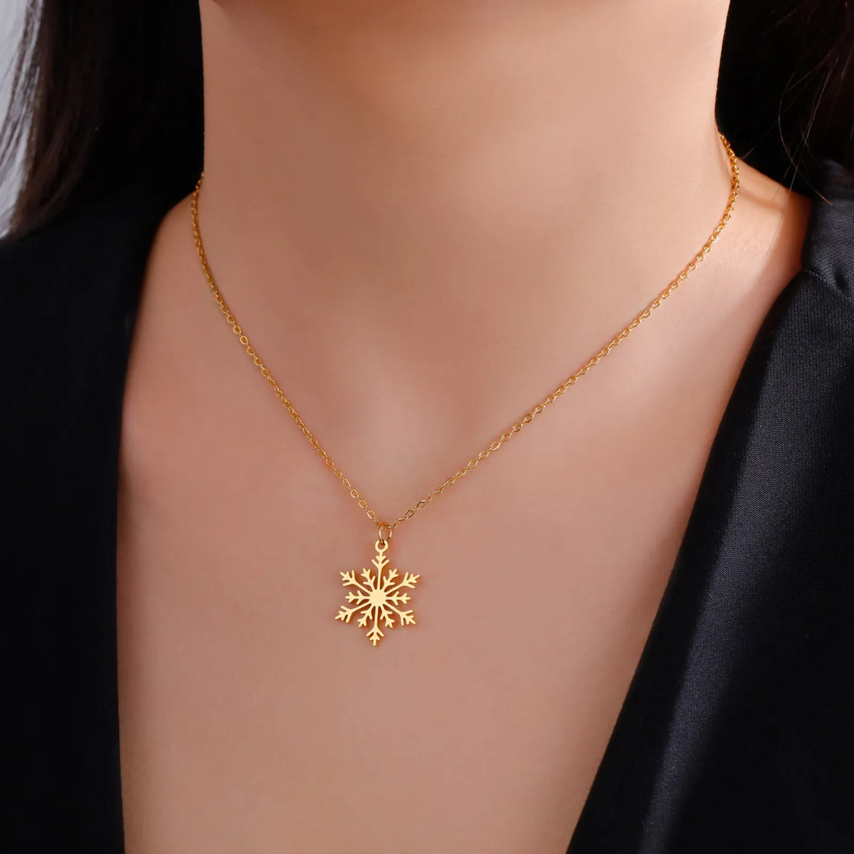Bright Snowflake Necklace