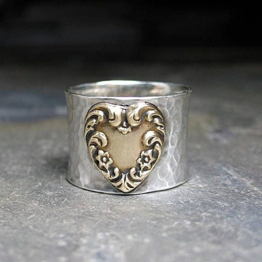 Vintage Heart Crest Band Ring