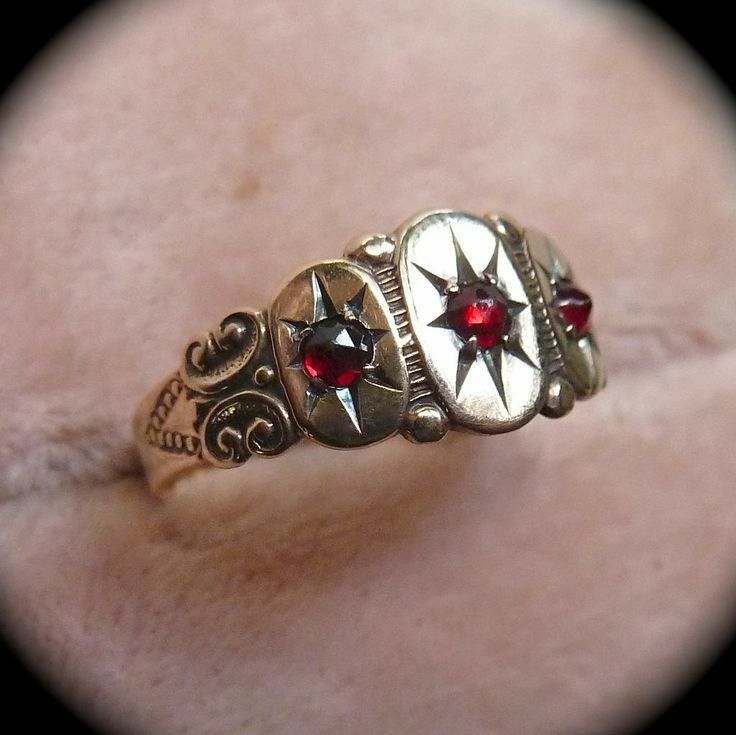 Red Starlight Gold Crystal Ring