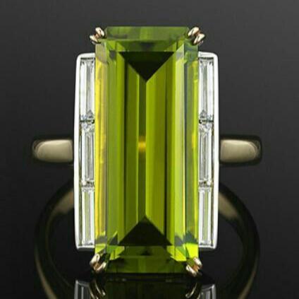 Green Rectangular Glass Ring
