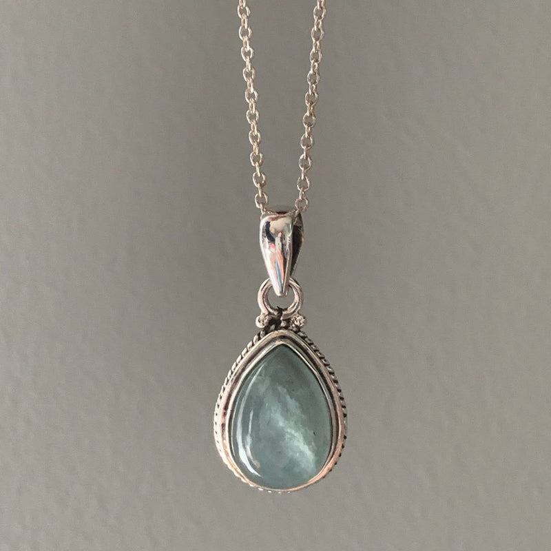 Greenish Drop Stone Necklace