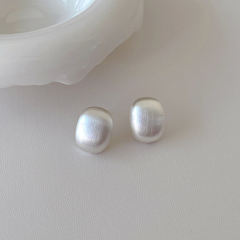 Classic Pearl Earrings