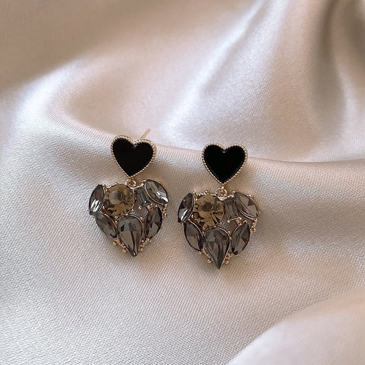 Elegant Black Heart Earrings