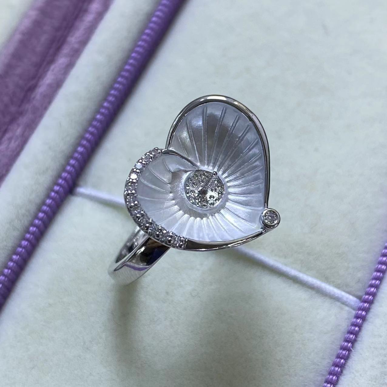 Elegant Crystal Shell Ring