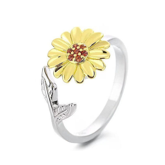 Elegant Daisy Ring