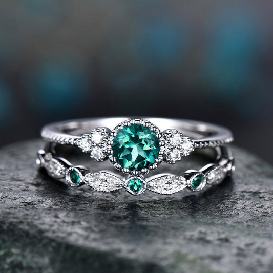 Elegant Emerald Ring