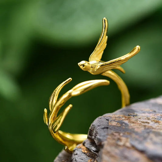 Elegant Gold Swallow Ring