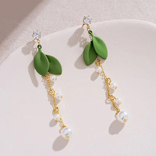 Elegant Green Leaf Earrings
