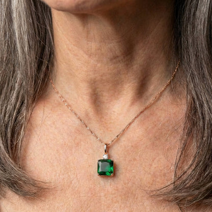 Elegant Green Stone Necklace
