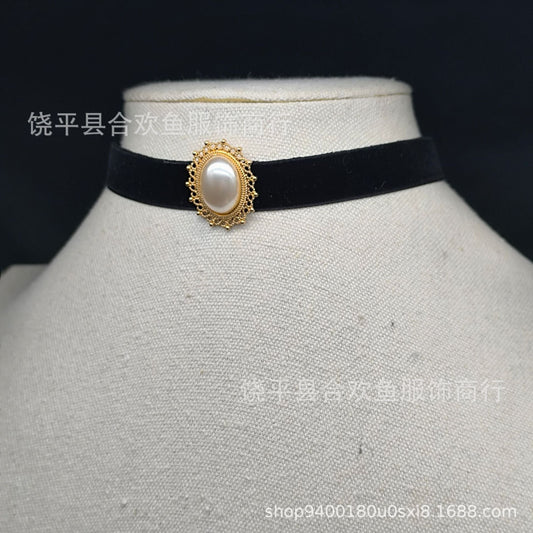 Elegant Pearl Choker Necklace