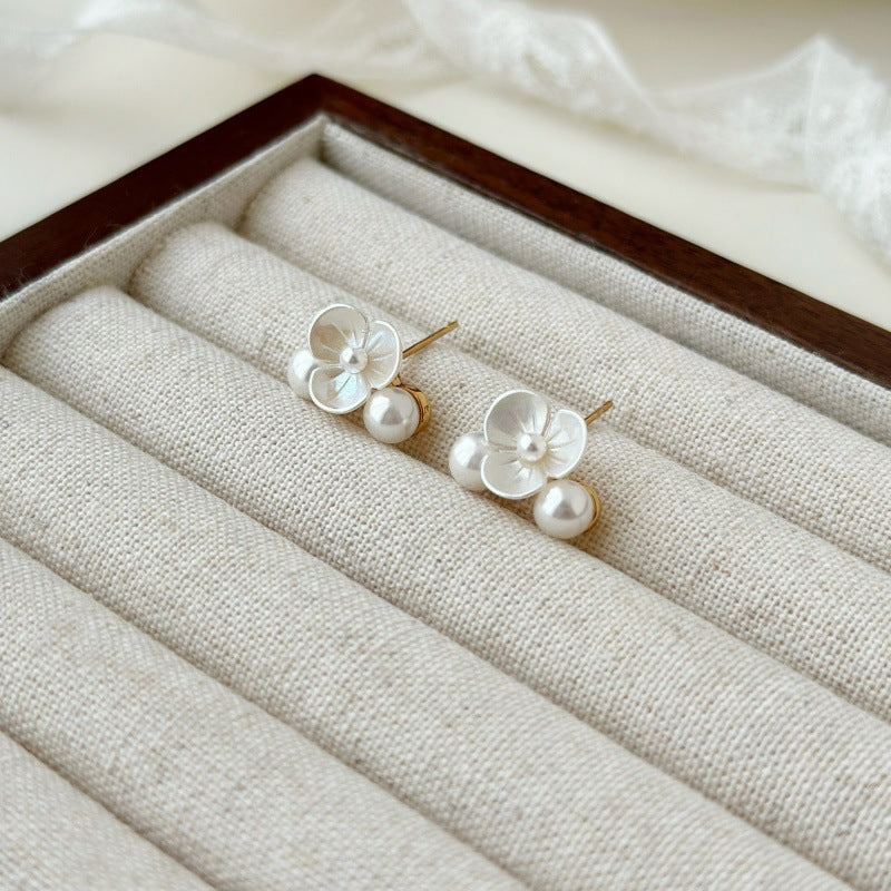 Elegant Pearl Flower Earrings