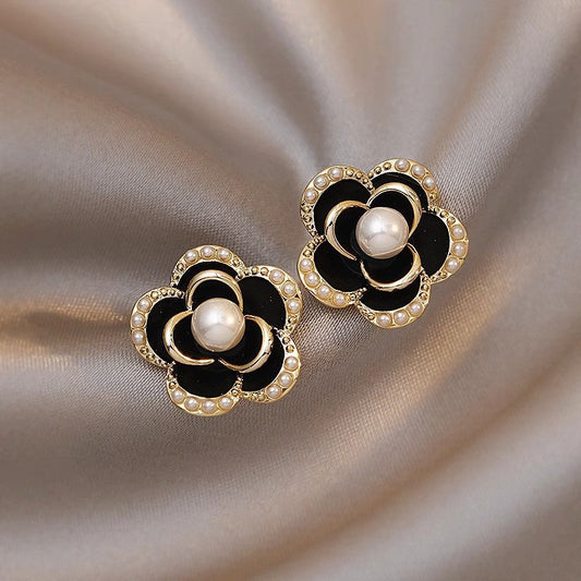 Elegant Pearl Flower Earrings