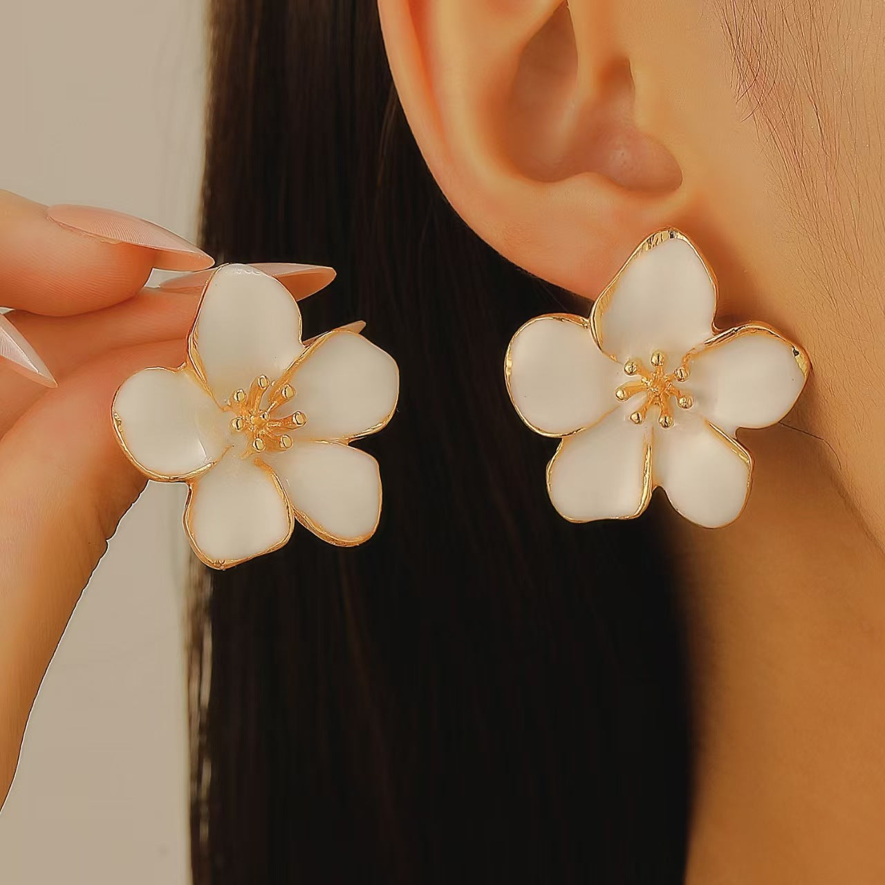 Elegant Pearl Flower Earrings