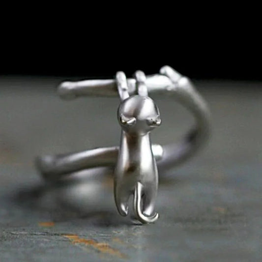 Elegant Silver Cat Ring