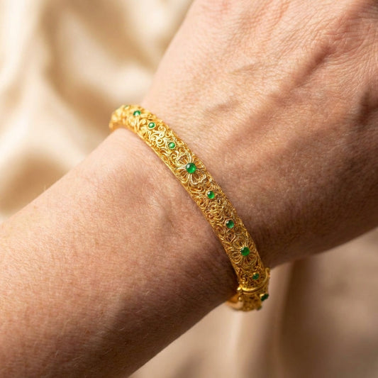 Style Gold Green Gemstone & Pattern Bangle Bracelet