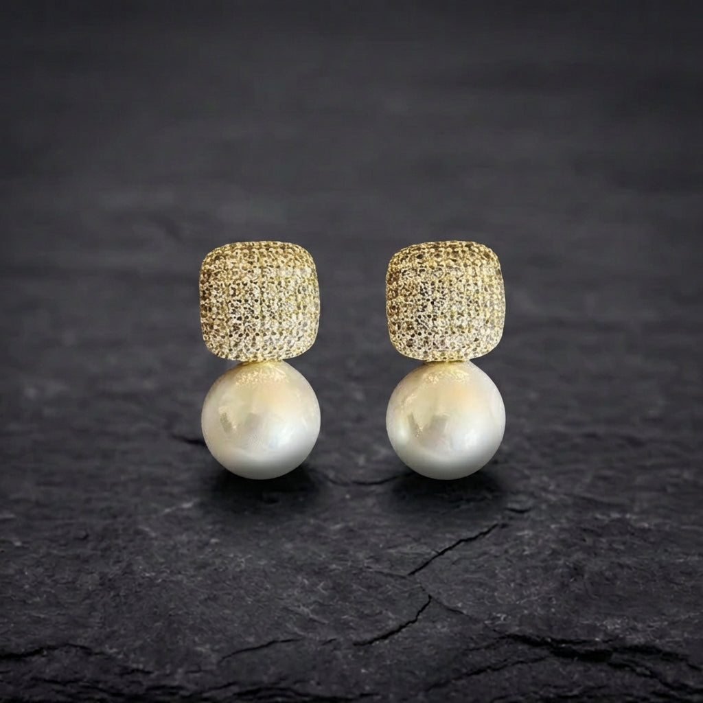 Luxury Shiny Pearl Stud Earrings