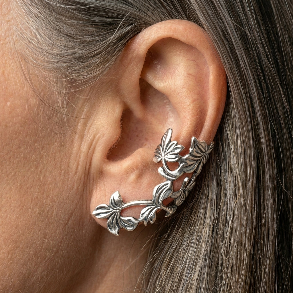An Hollow Out Leaf Shape Earring Set