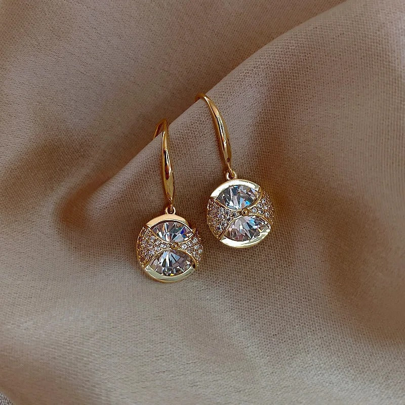 Gold Round Sparkle Drop