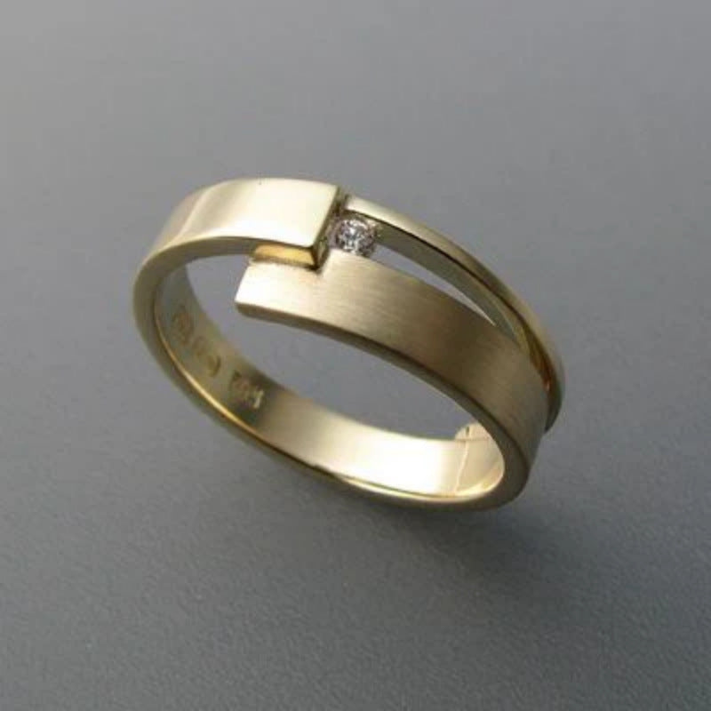 Classic Ring With Timeless Appeal