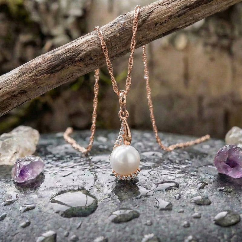 Rose Gold Pearl Pendant Necklace