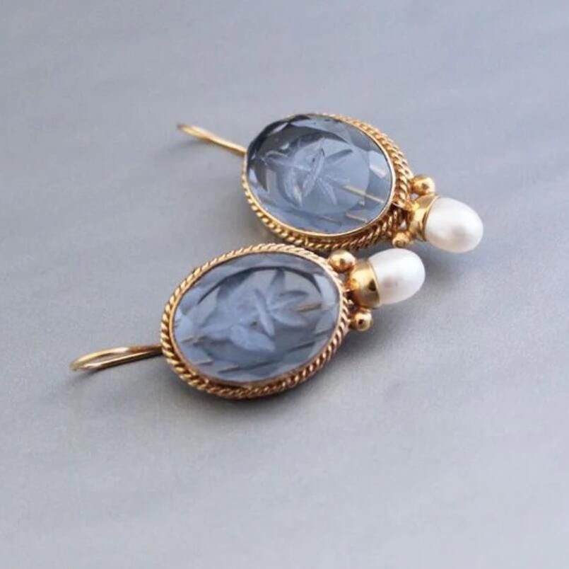Vintage Cameo Pearl Earrings