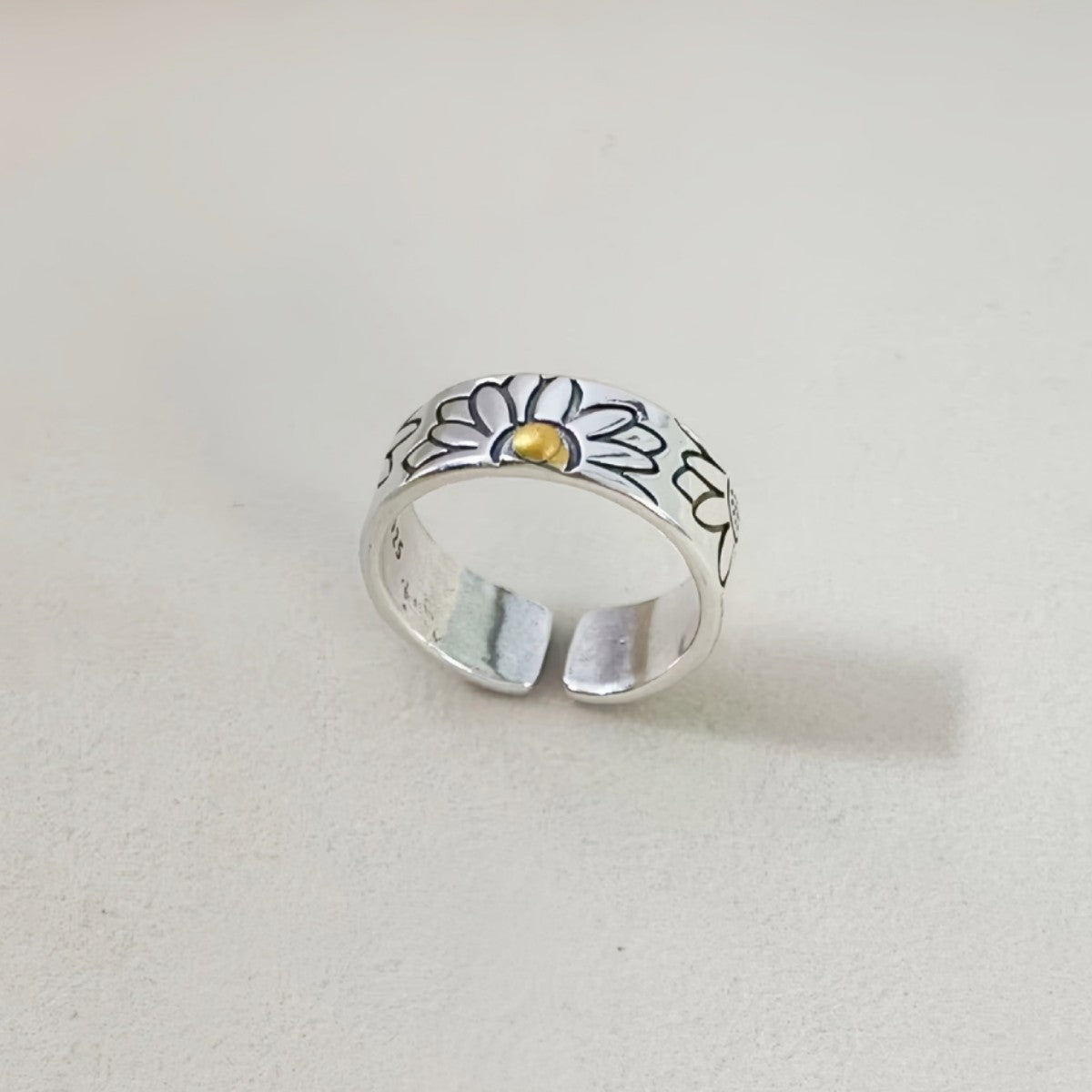 Vintage Daisy Ring