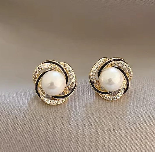 Vintage Zircon Wrapped Flower Pearl