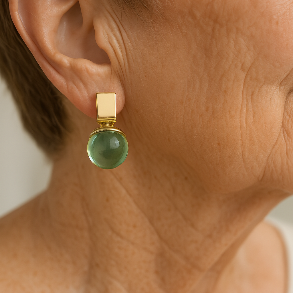 Vintage Earrings With Green Crystal In Gold.