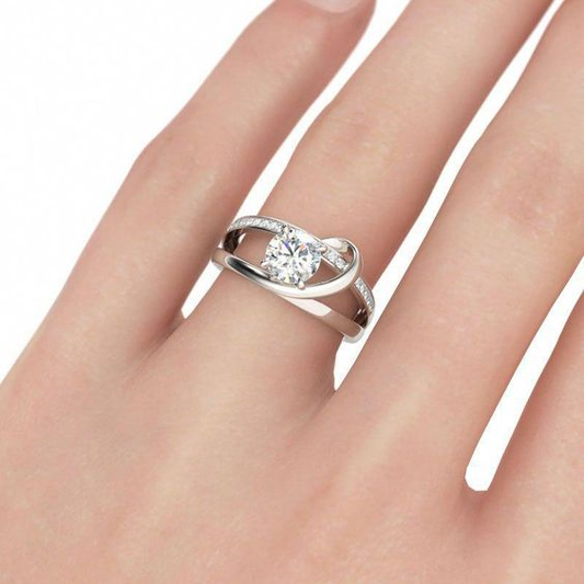 Inlaid Zirconia Gold Spiral Ring