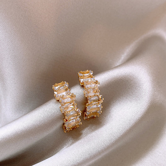 Earrings With Zirconia in Gold