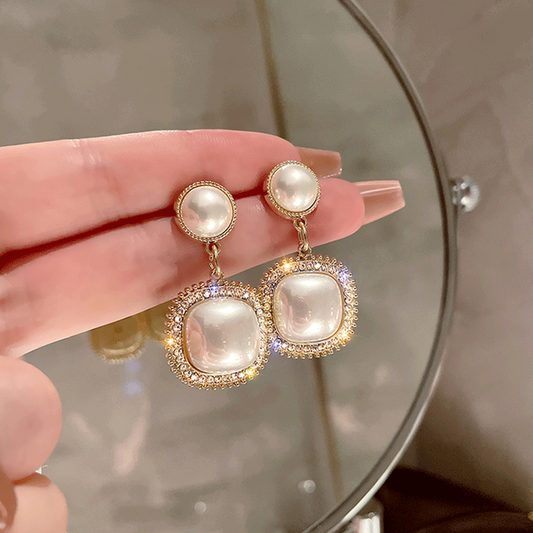Bright Pearl Square Earrings