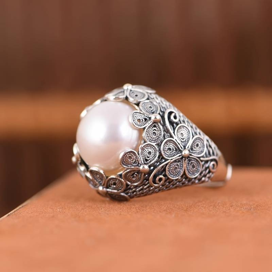 Inlaid Pearl Flower Ring