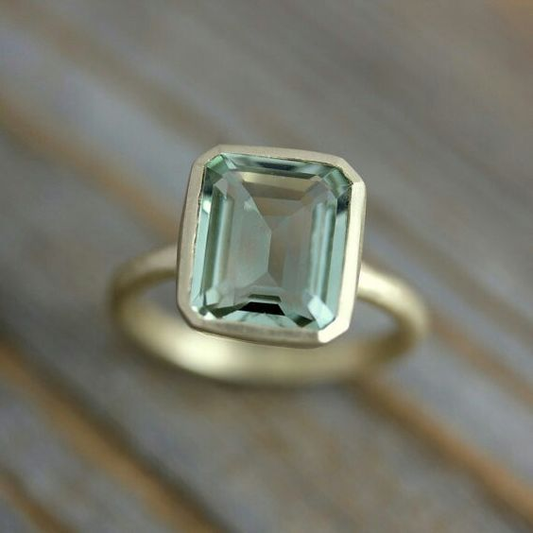 Inlaid Green Glass Gold Ring