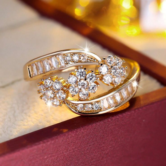 Irregular Spiral Zirconia Gold Ring