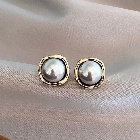 Isabel - Black Pearl Earrings