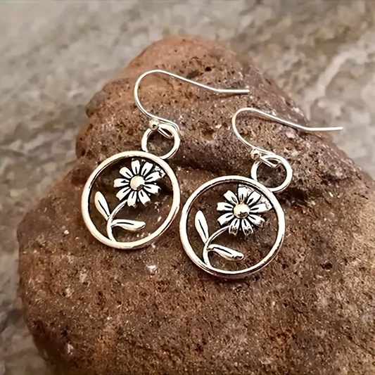 Vintage Rounded Daisy Silver Earrings