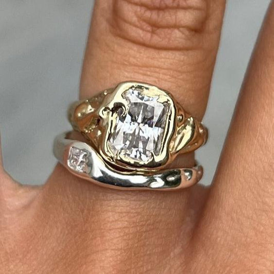 Colorful White Glass Gold Wavy Ring