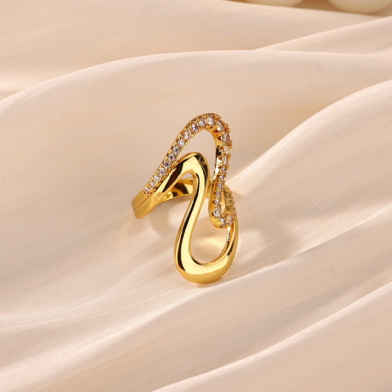 Vintage Golden Zirconia Clef Ring