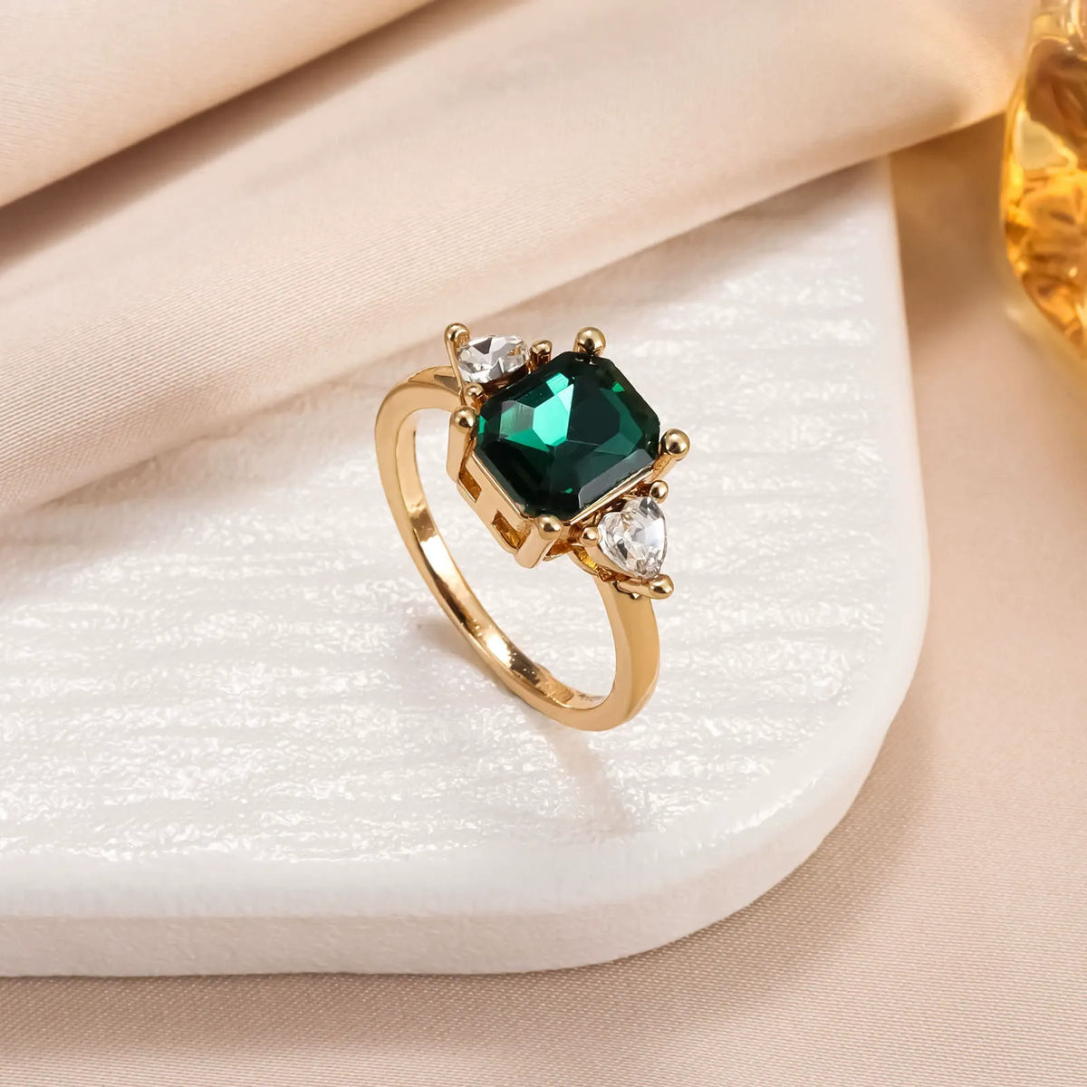 Vintage Green Glass Gold Ring